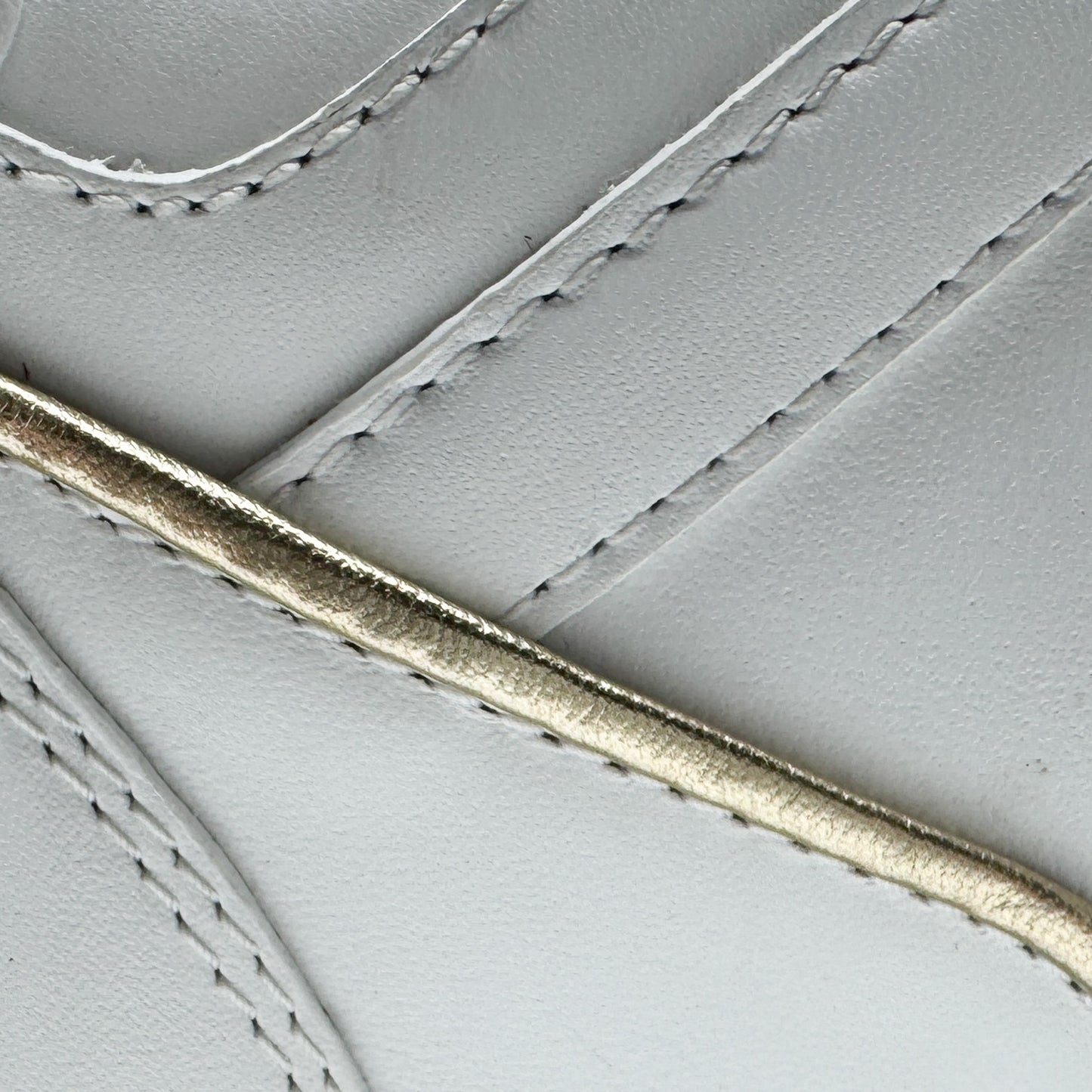 Louis Vuitton White Leather Gold Trim Run Away Sneakers EU38 ~ AU7