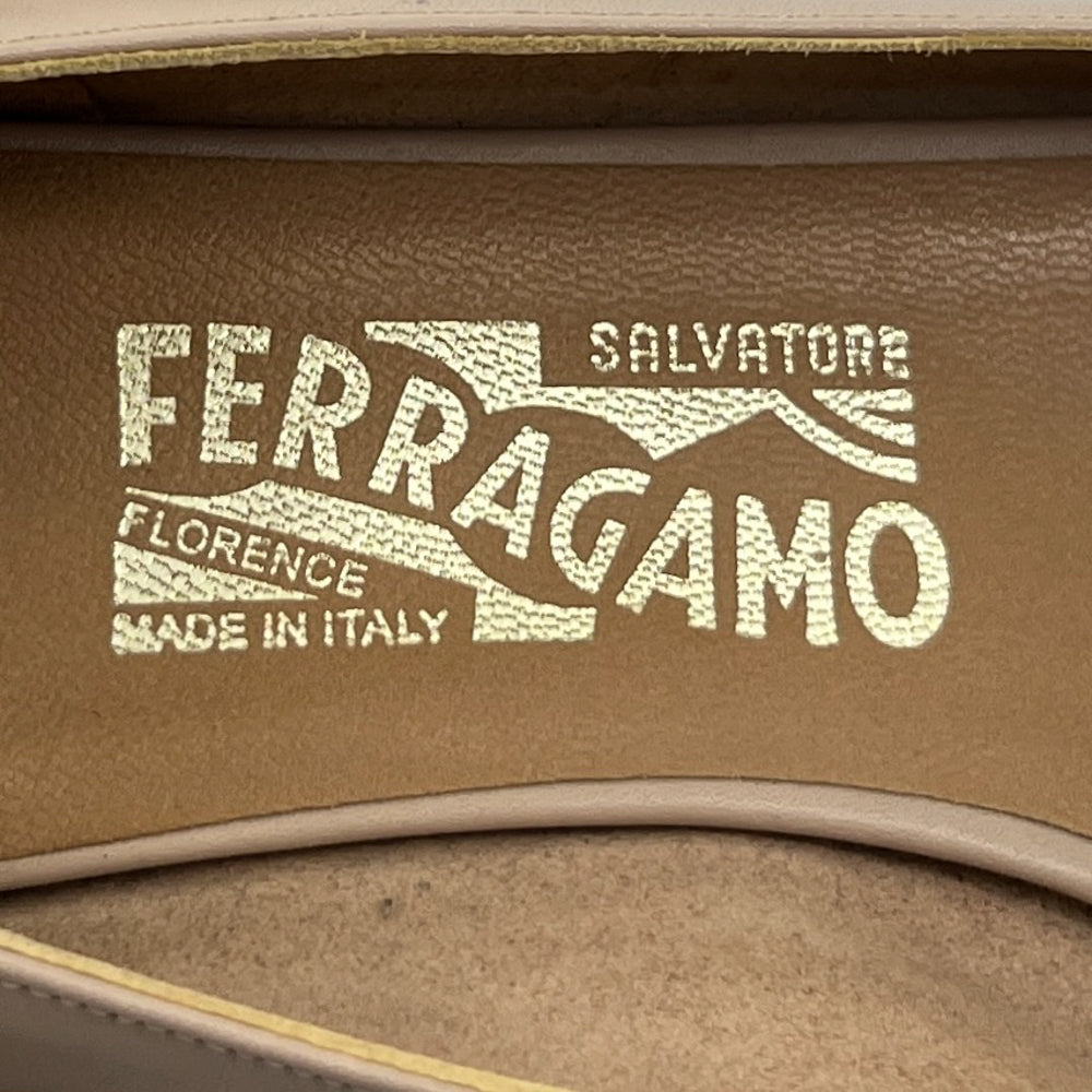 Salvatore Ferragamo Nude Leather Vara Pumps Shoes EU41 ~ AU10