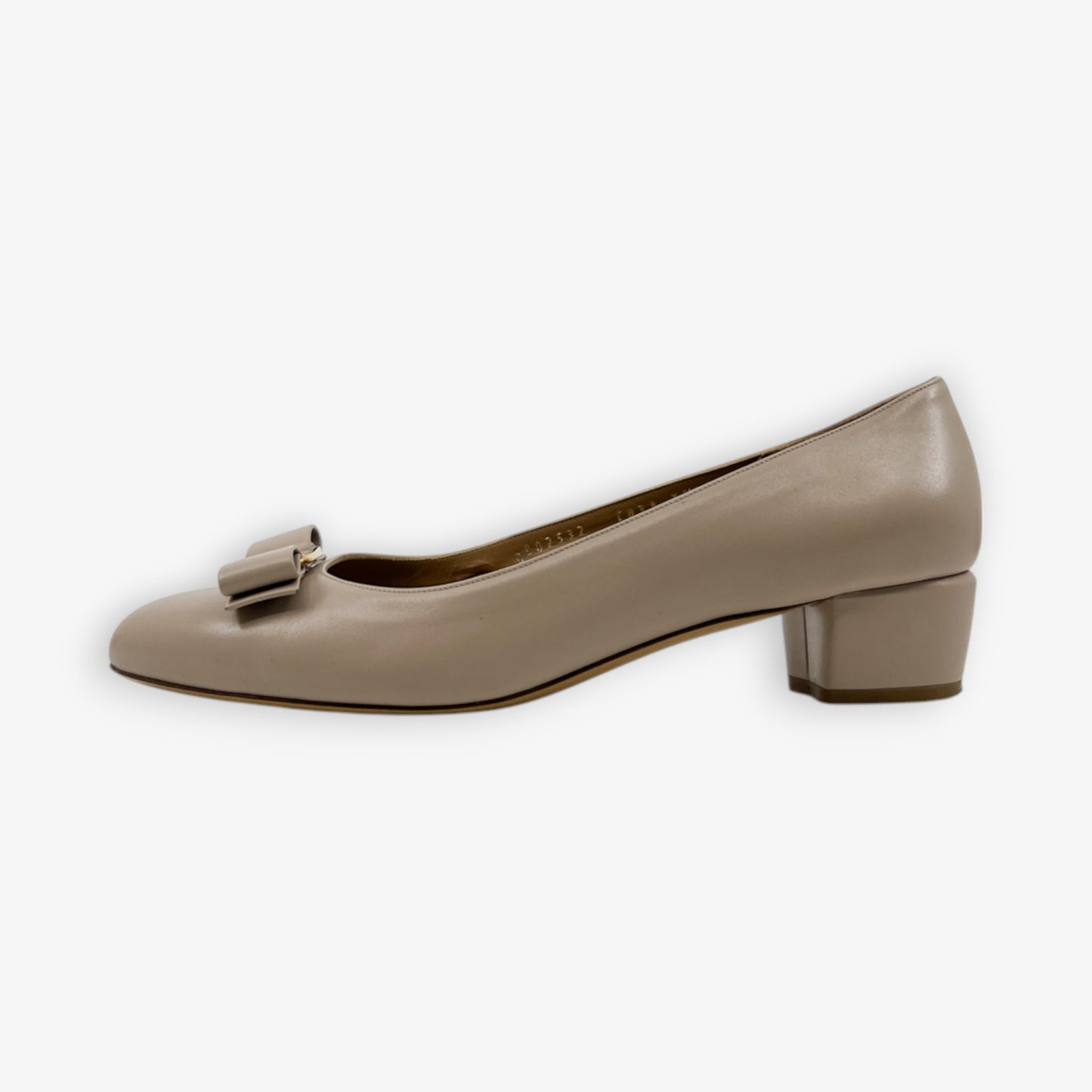 Salvatore Ferragamo Nude Leather Vara Pumps Shoes EU41 ~ AU10