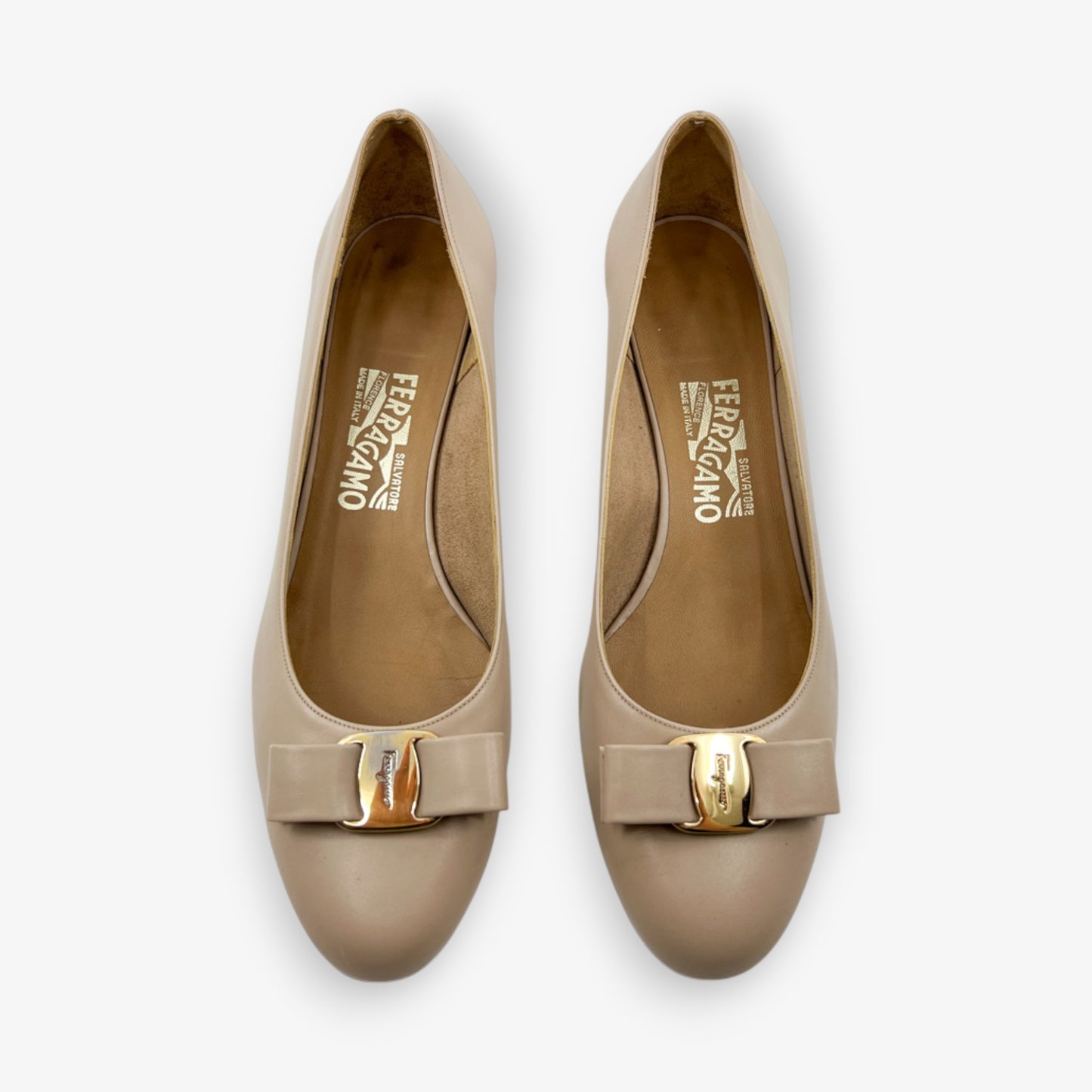 Salvatore Ferragamo Nude Leather Vara Pumps Shoes EU41 ~ AU10