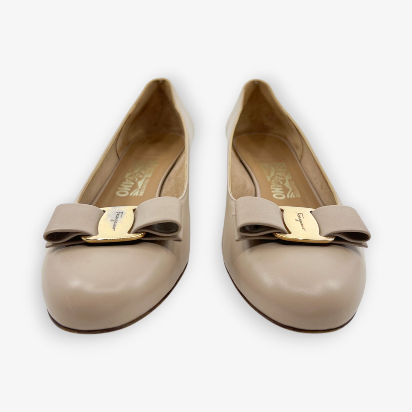 Salvatore Ferragamo Nude Leather Vara Pumps Shoes EU41 ~ AU10