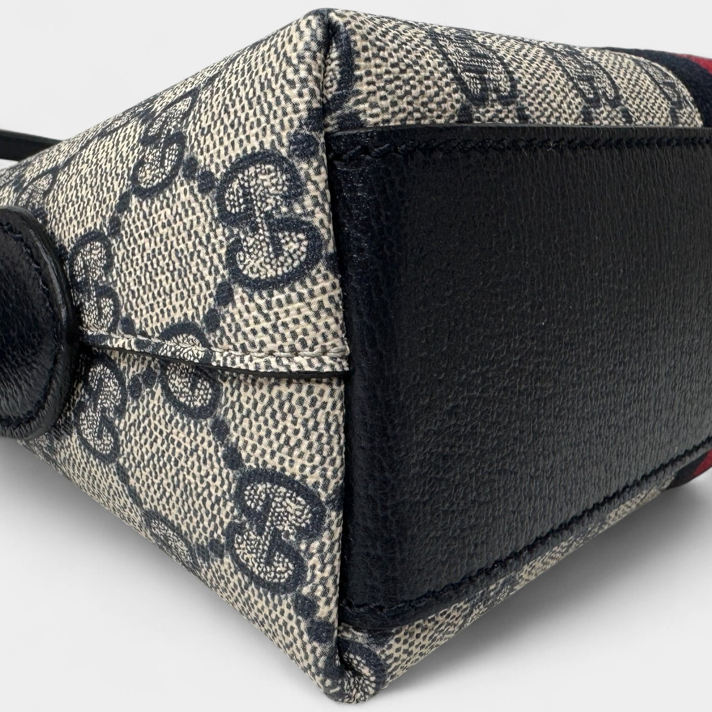 Gucci GG Supreme Monogram Navy Red Stripe Ophidia Crossbody Bag