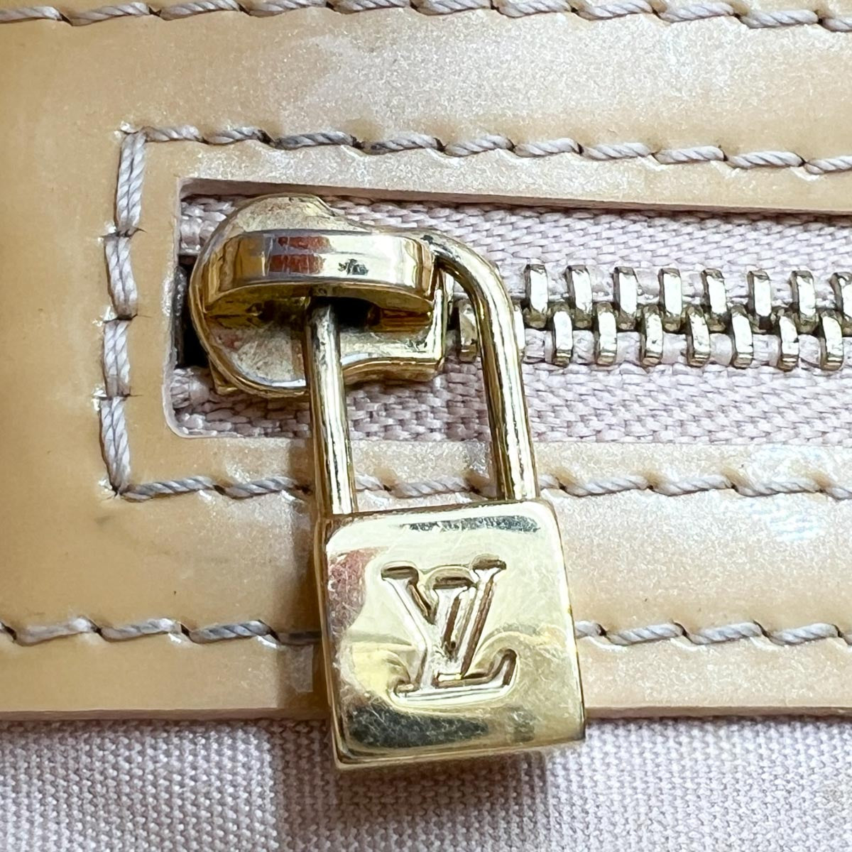Louis Vuitton Wilshire PM Beige Nude Patent Leather Tote Bag