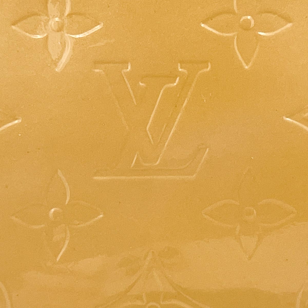 Louis Vuitton Wilshire PM Beige Nude Patent Leather Tote Bag