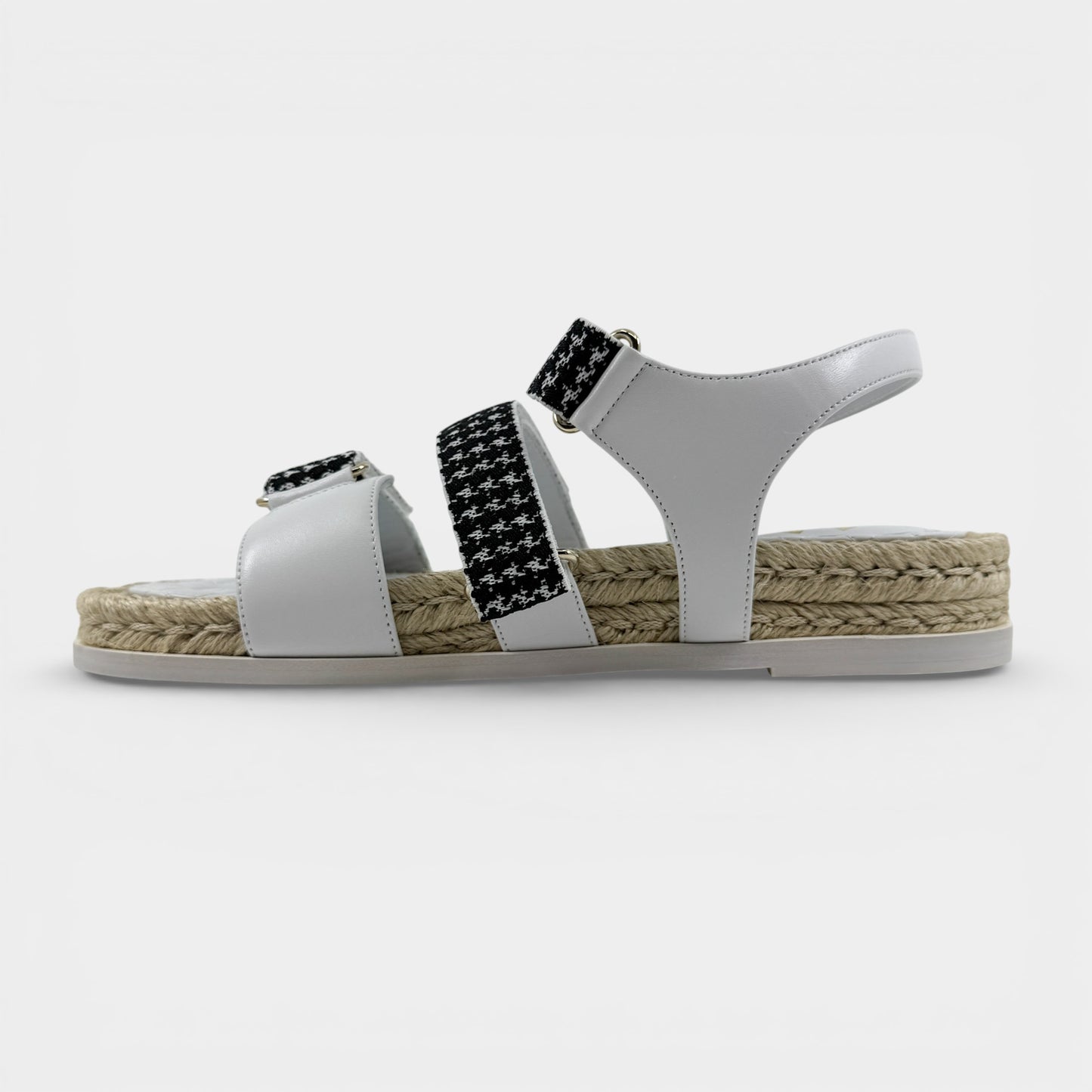 Chanel White Black Tweed Leather Espadrille Dad Sandals EU40 C ~ AU9