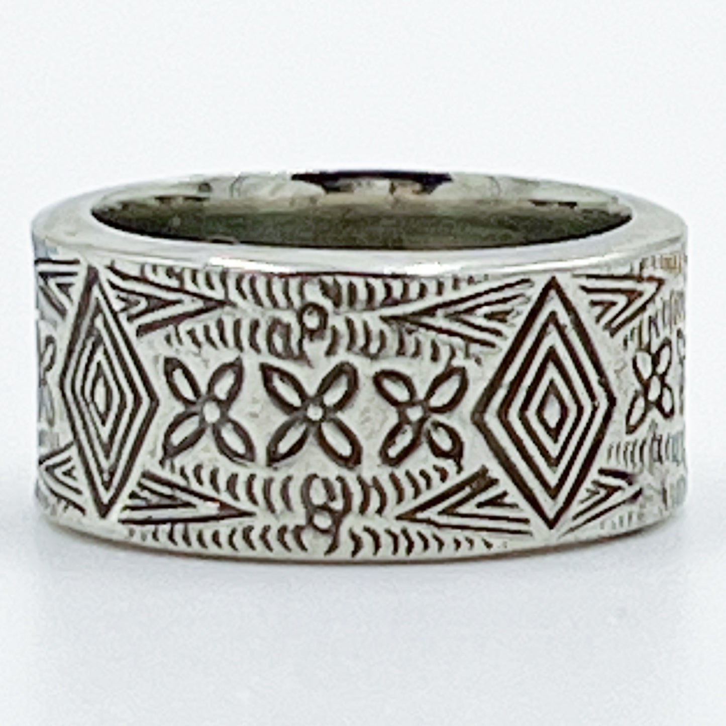 Camilla Silver-Tone Metal Flower Decorated Band Ring