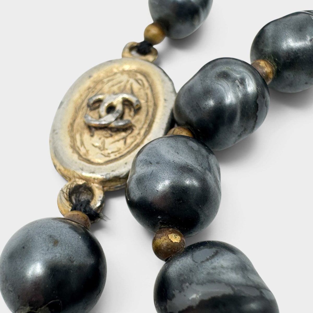 Chanel Grey Baroque Faux Pearl CC Sautoir Long Necklace Gold Vintage 1980s