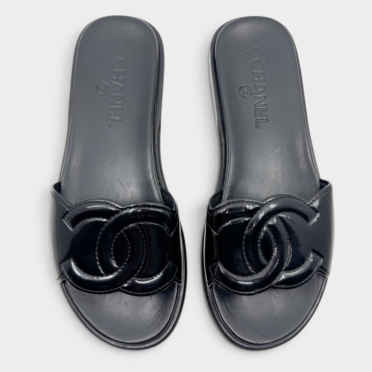 Chanel CC Logo Black Patent Leather Slides Sandals EU38 ~ AU7
