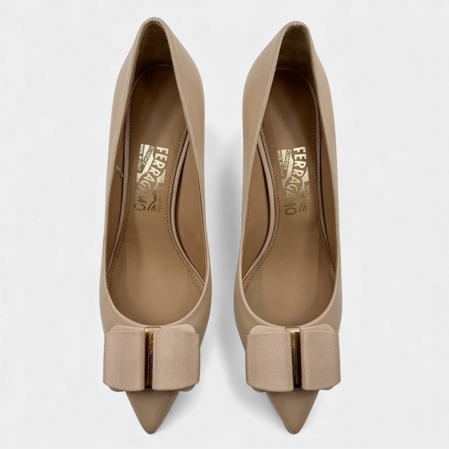 Salvatore Ferragamo Mimi Val Ribbon Cream Pump Shoes EU41 ~ AU10 ~ US10