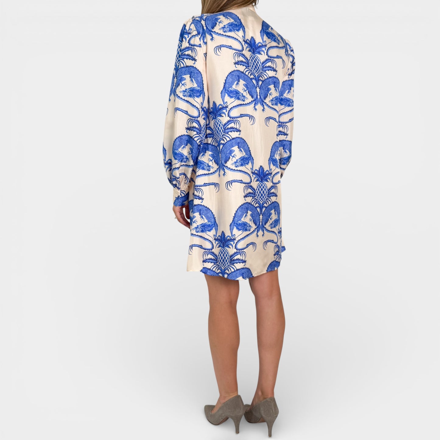 Gucci Ivory Cream Blue Silk Dragon Print Twill Ruffle Neck Dress AU8 ~ IT40