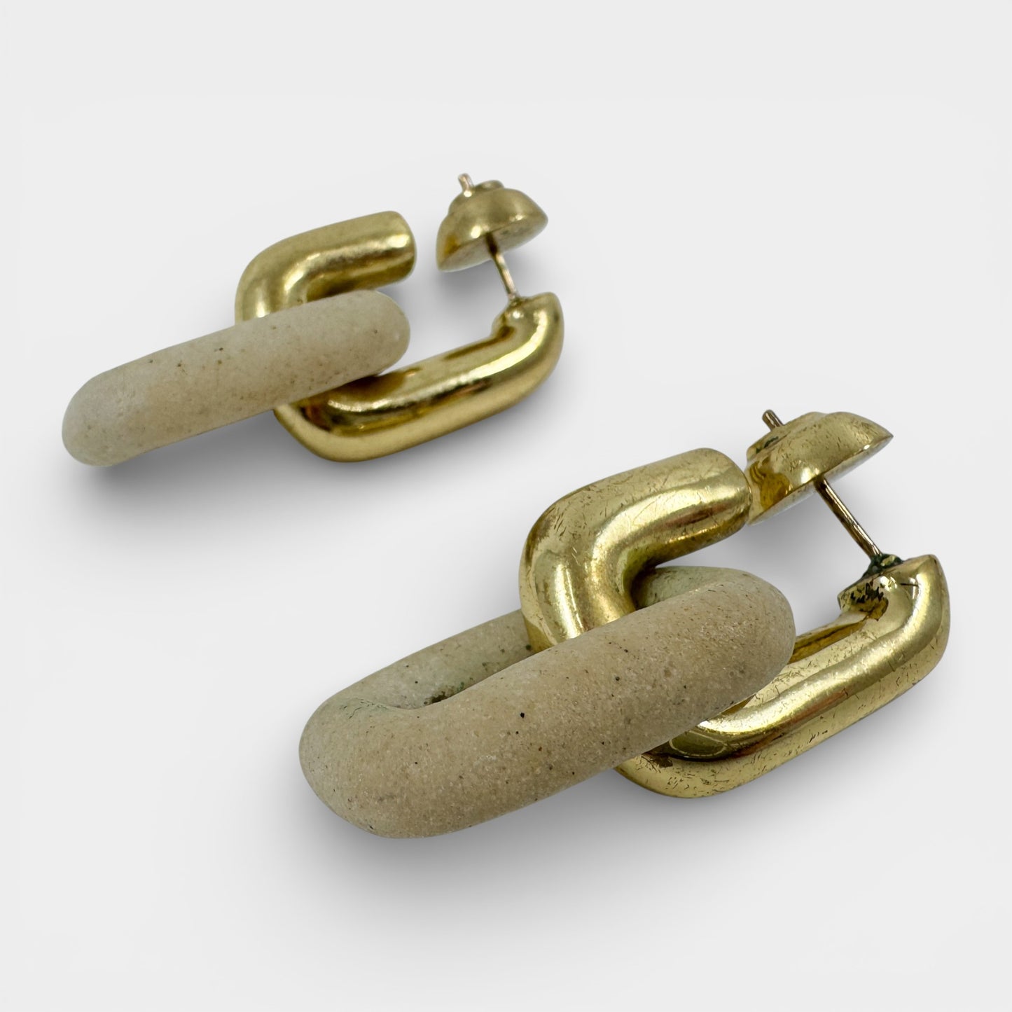 Manning Cartell Gold Tone Metal & Beige Resin Chunky Link Earrings
