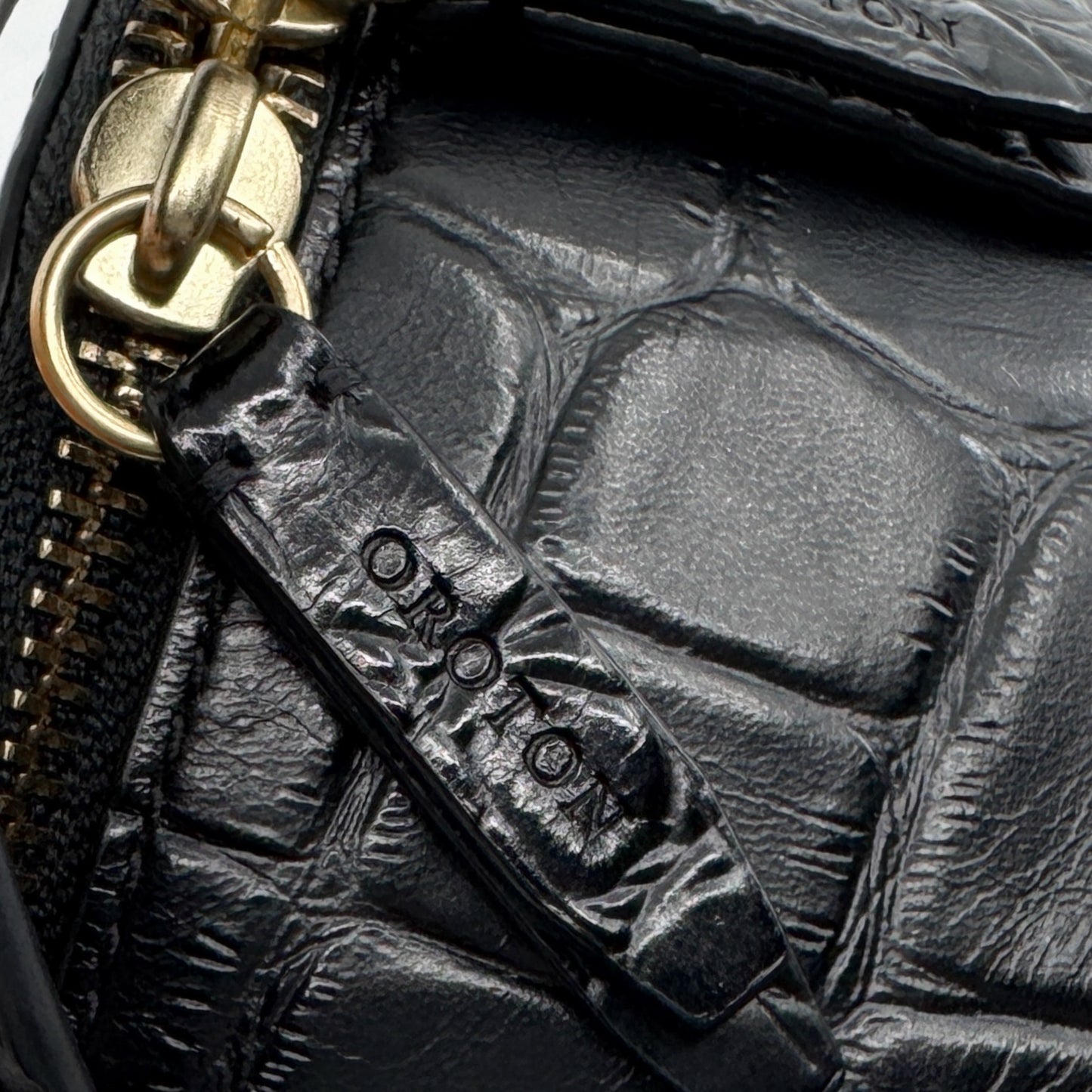 Oroton Black Leather Limited Edition Scenic Circle Bag [No.67/80]