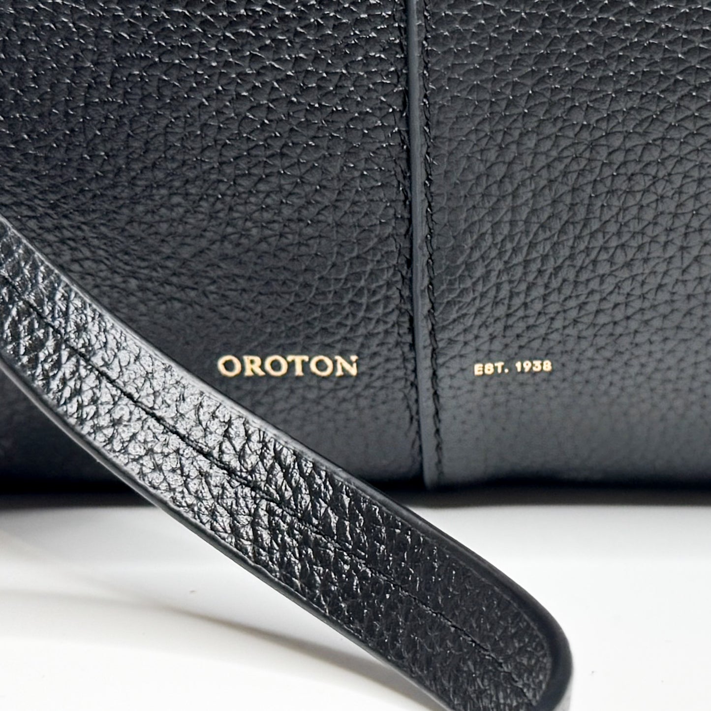 Oroton Black Grainy Leather Lilly Laptop Bag Medium