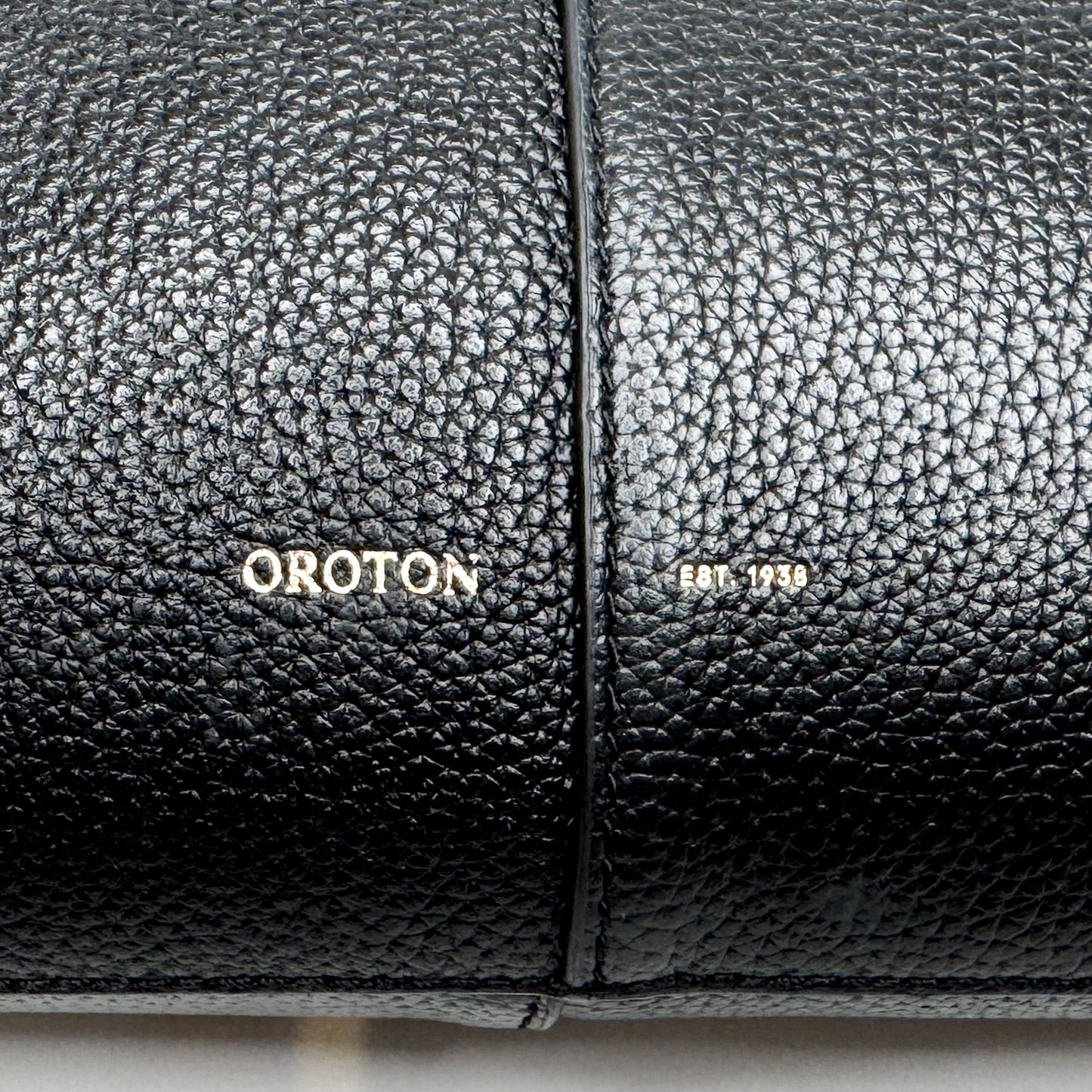 Oroton Black Grainy Leather Lilly Laptop Bag Medium