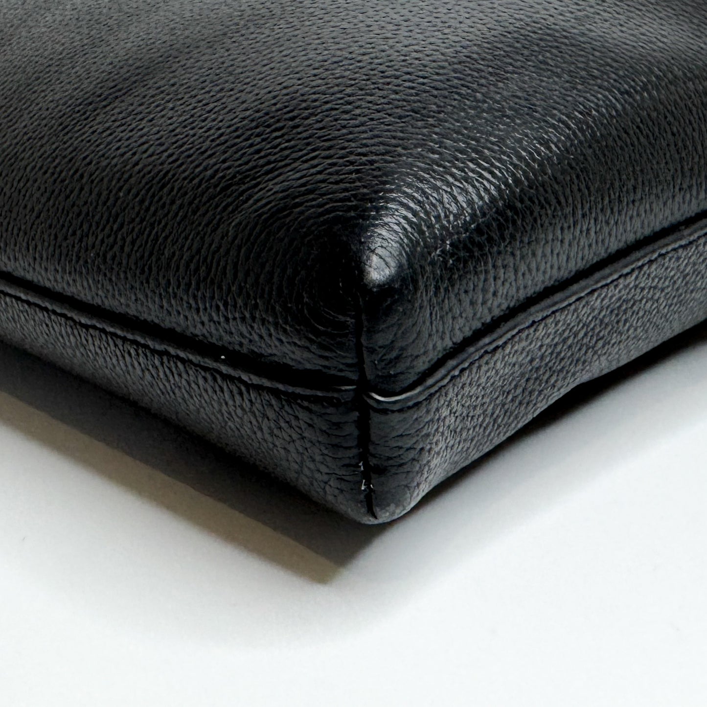 Oroton Black Grainy Leather Lilly Laptop Bag Medium