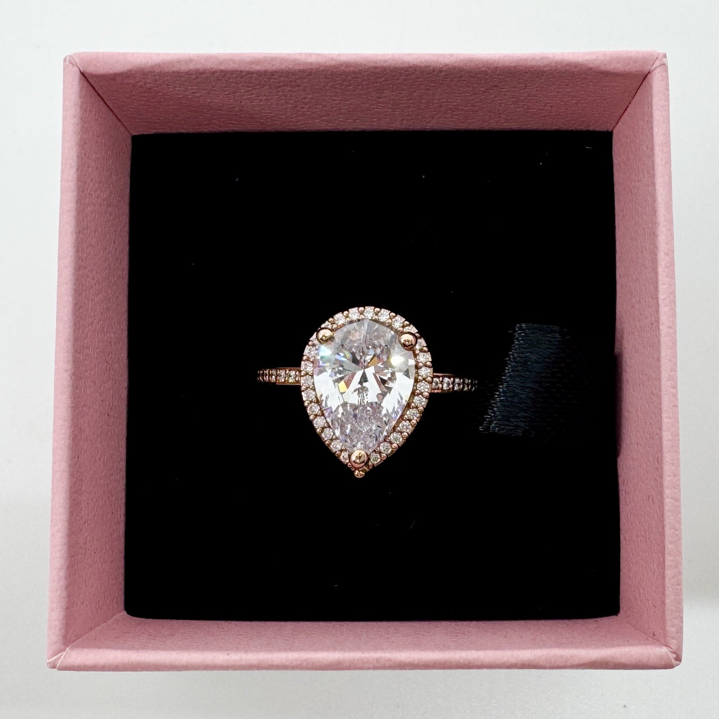 Pandora Sparkling Teardrop Gold Plated Halo Ring [Size 17.8 ~ 7.5 ~ O - P ~ 56]
