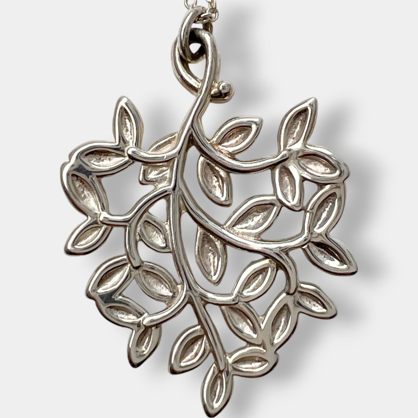 Tiffany & Co. Paloma Picasso Olive Leaf Sterling 925 Silver Necklace